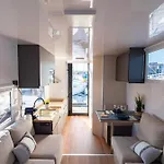 船上ホテル Casa Flotante *