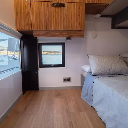 Ботель Casa Flotante Санхенхо