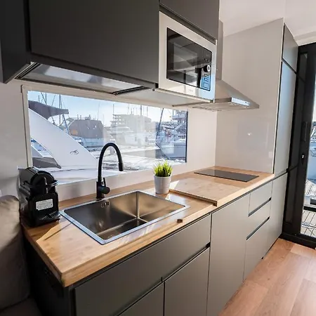 Botel Casa Flotante *