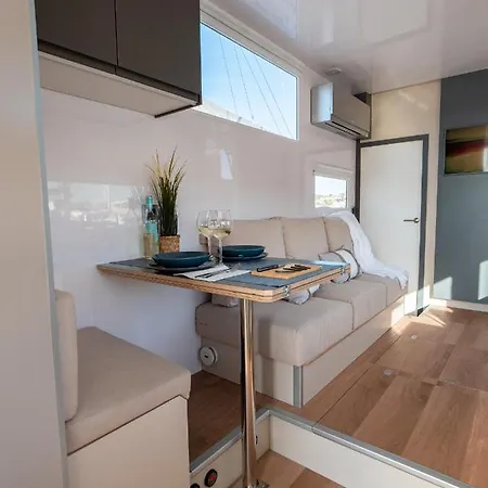 Casa Flotante Botel *