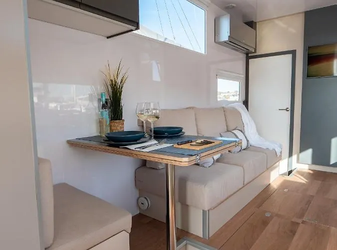 Casa Flotante Bådhotel *